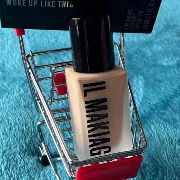 IL MAKIAGE “Wake Up Like” This Foundation (035) - Picture 4 of 7